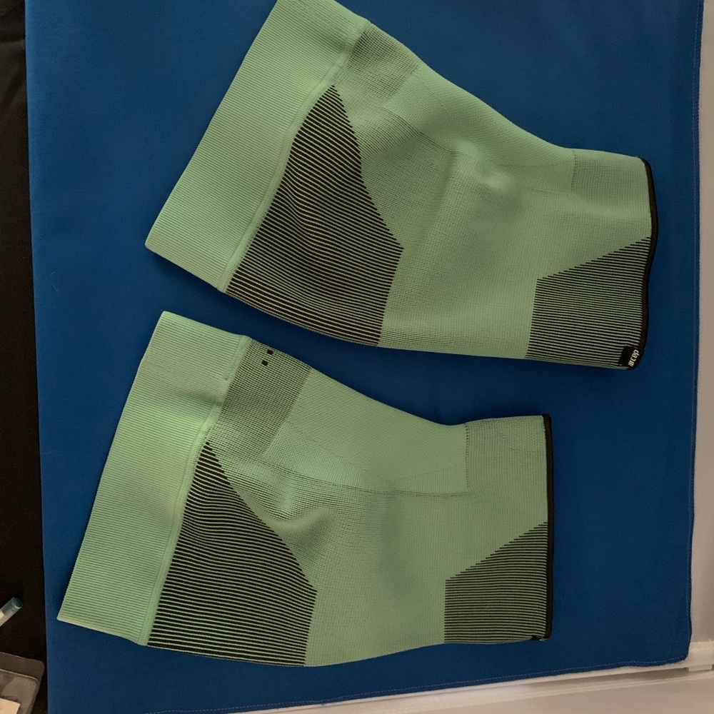 CEP, Compression Mid Support Knee Sleeve